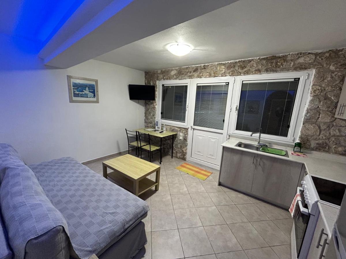 Aroma Cavas Apartment Pyrgos Kallistis Ngoại thất bức ảnh